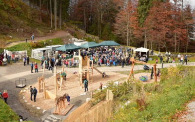 Sagenverlies mit Themenspielplatz Ritter Rüdiger im Schlossanger der Burgruine Ehrenberg